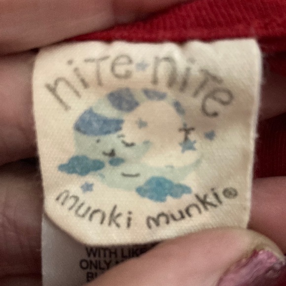 NiteNite Santa Face Size M Long Sleeve Red Night Shirt 60% Cotton 40% Polyester - Picture 2 of 6